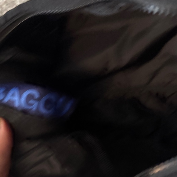 Baggu Black Medium Crescent Crossbody Bag w/ Embroidery UA Exclusive Rosette GUC - Picture 5 of 5